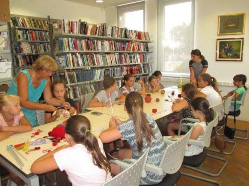 Pletenje u knjižnici