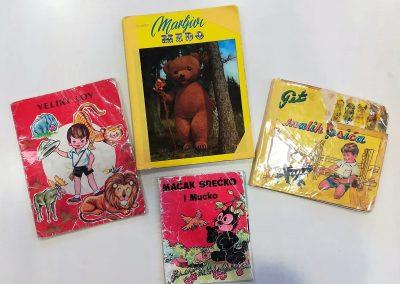 Vrtićarci uživali u čitanju starih slikovnica