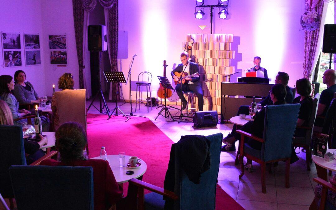 Književno-glazbeno događanje Poezija, vino i gitara