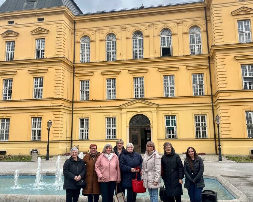 Članice Štrikeraj čitaonice „Tu i tamo“ Belišće posjetile Klinku Vrapče u Zagrebu